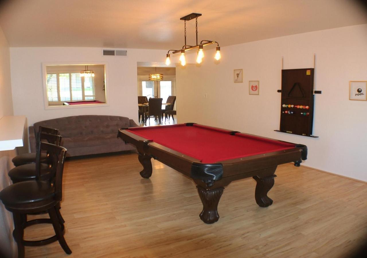 הוילה Tempe Escape With Heated Pool, Billiards & Firepit Fun מראה חיצוני תמונה